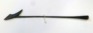 Spear with swivel head