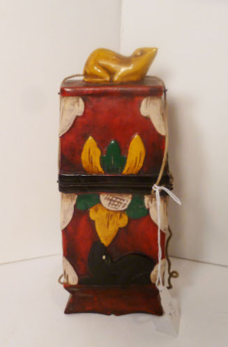Wooden tobacco box