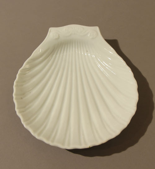Scalloped plate