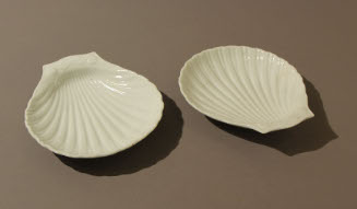 Scalloped plate