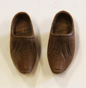 Doll's wooden shoes