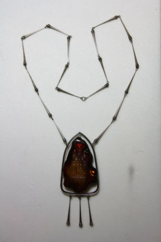 Pendant necklace, Gothic