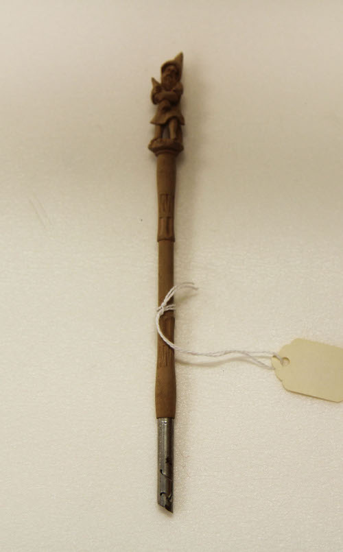 Quill pen holder
