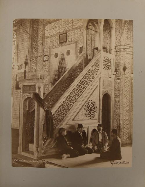 Interieur de Mosque Roustem-Pacha